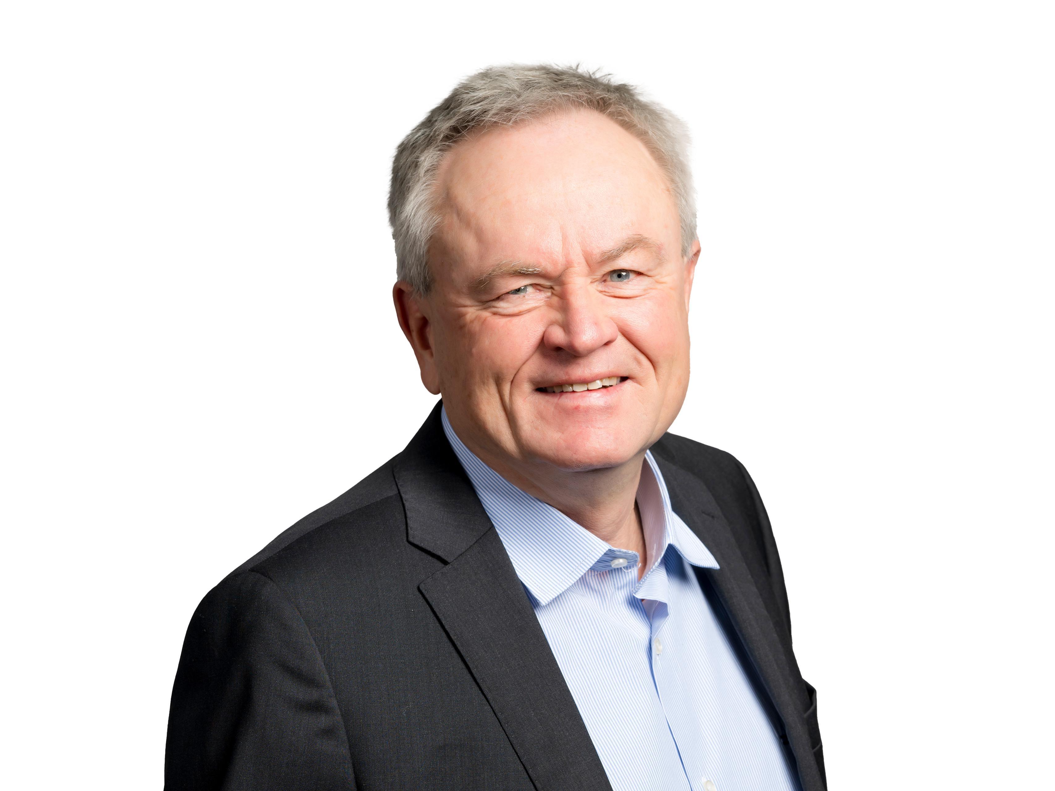 Thilo Höchst ist als Abteilungsleiter im Verband der Chemischen Industrie (VCI) unter anderem zuständig für Umweltschutz, Anlagensicherheit, Verkehr. Zudem ist er Geschäftsführer der VCI-Fachvereinigung Chemieparks.