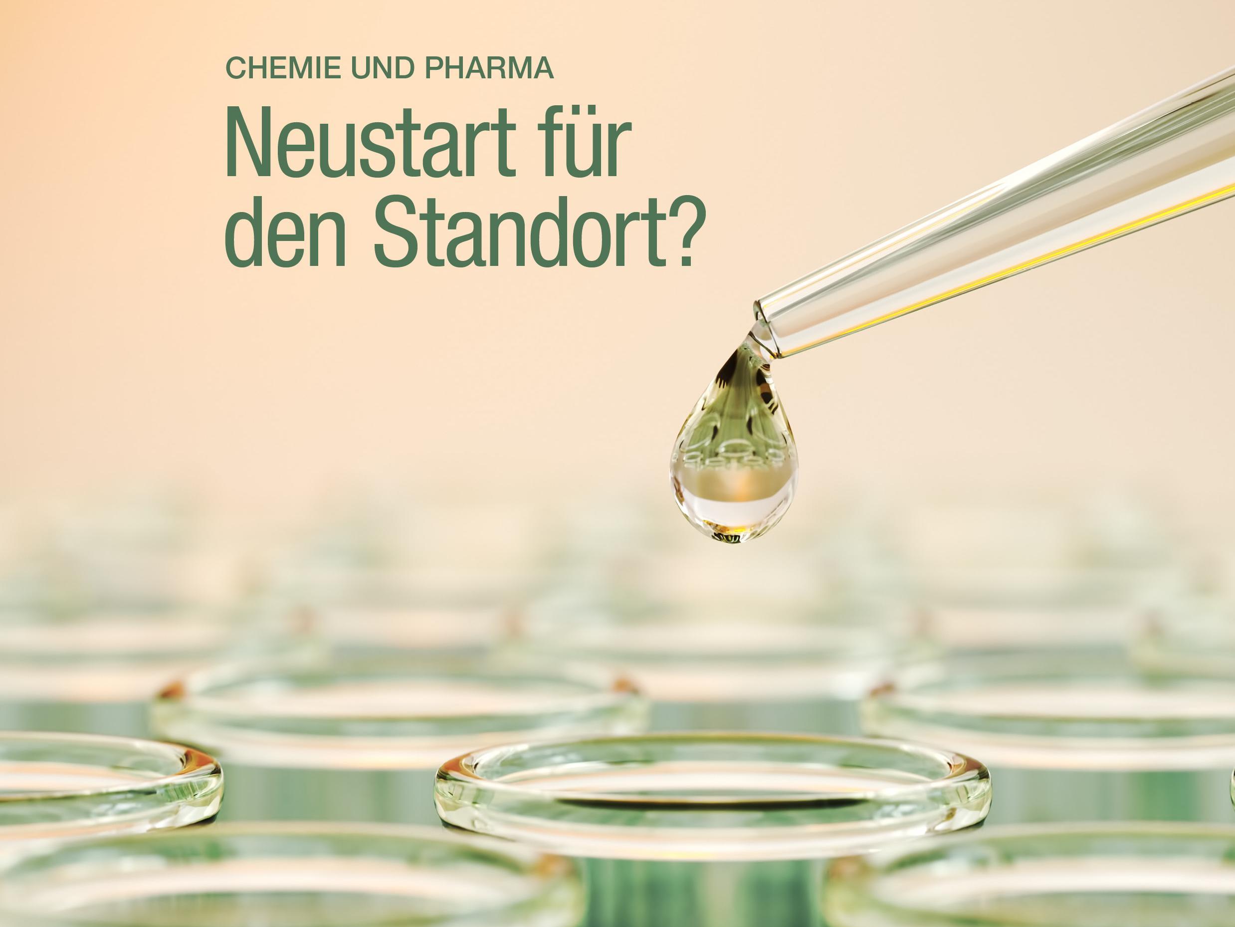 Cover des VAA Magazins Juni 2026: Im oberen Bereich steht der Titel „VAA Magazin – Zeitschrift für Fach- und Führungskräfte“. Darunter sind drei Themenhinweise: „Verband: Delegiertentagung in Köln“, „Einkommen: Auswertung der VAA-Studie“ und „Arbeitsrecht: Versetzung im Fokus“. Das zentrale Motiv zeigt eine Laborszene: Eine Glaspipette lässt einen Tropfen einer hellgrünen Flüssigkeit in eines von mehreren nebeneinander angeordneten Glasgefäßen fallen. Die Gefäße sind mit grüner Flüssigkeit gefüllt und im Vordergrund unscharf in Reihen angeordnet. Der Hintergrund ist weich gezeichnet in warmen Beige- und Grüntönen. Im Bildzentrum steht die Titelzeile: „Chemie und Pharma – Neustart für den Standort?“