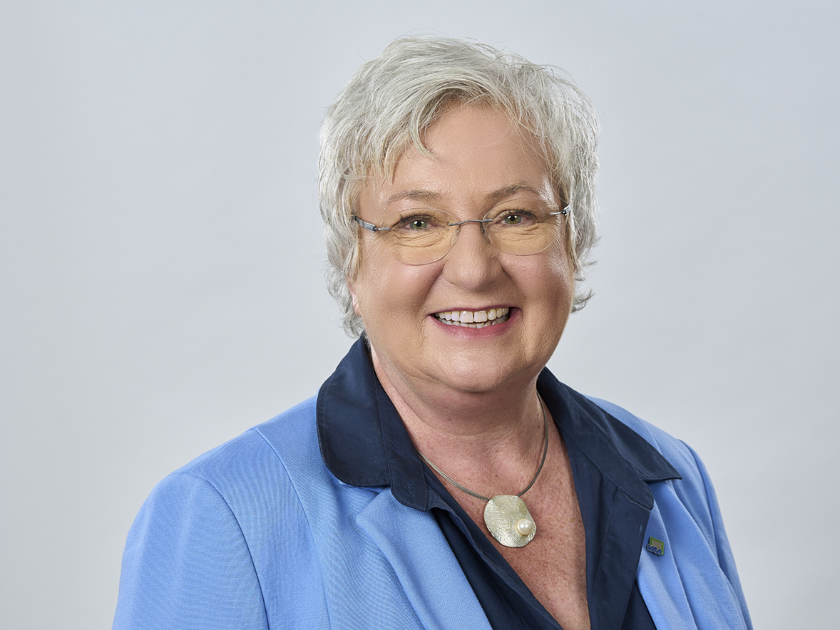 Dr. Monika Brink im Portrait.