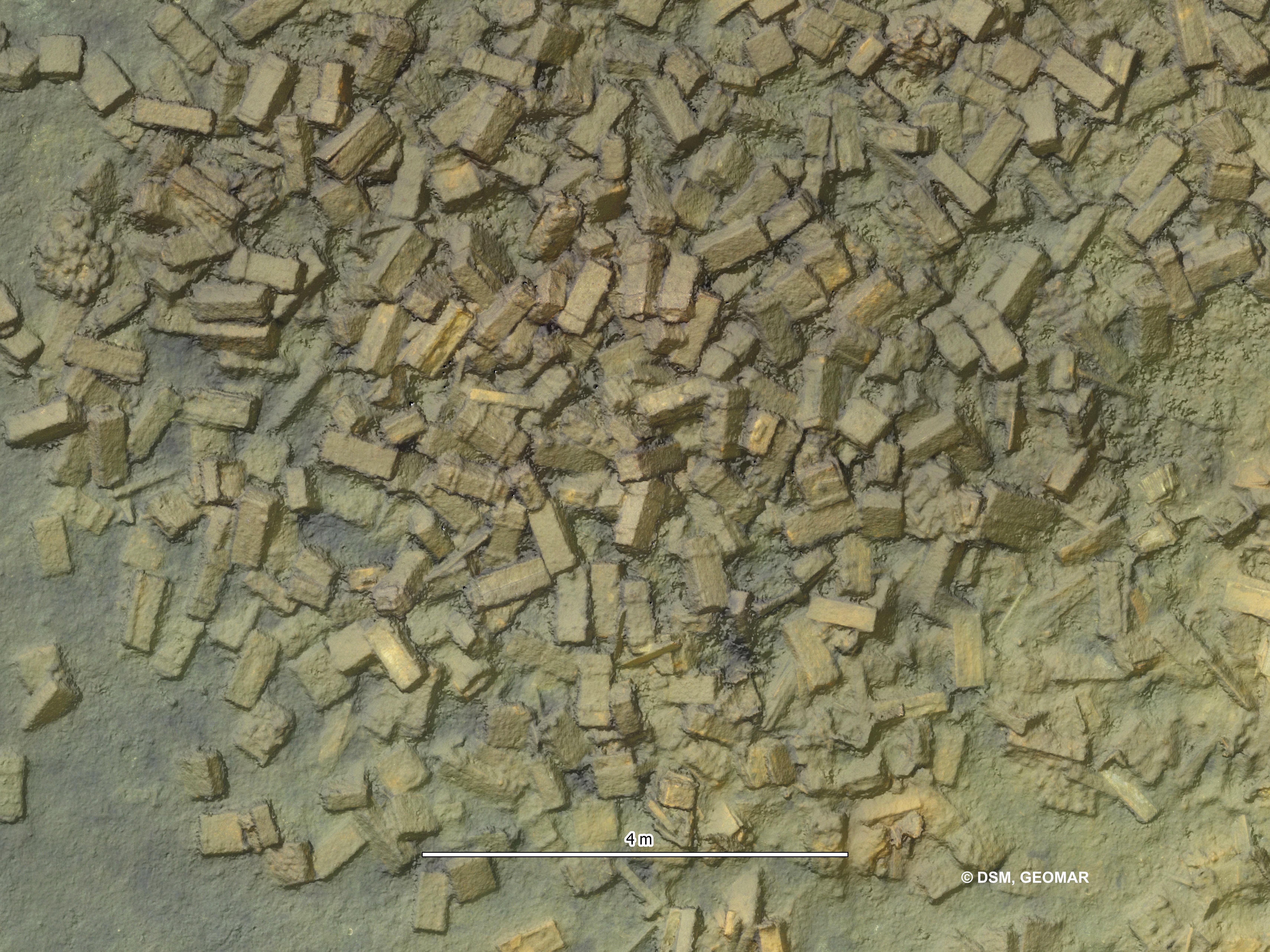 Munitionskistenhaufen in der Lübecker Bucht