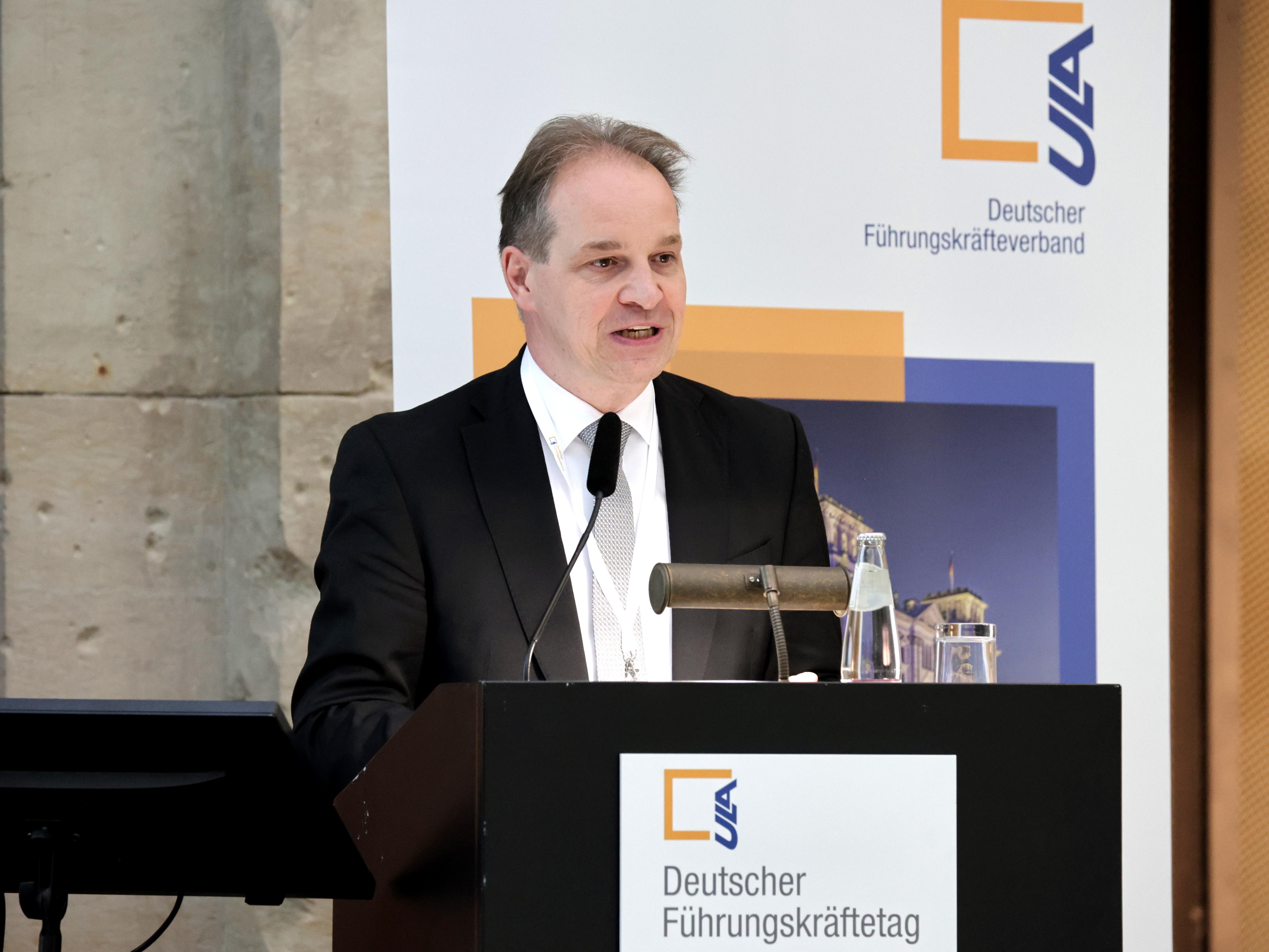 Auf dem Deutschen Führungskräftetag 2026 gehörte Dr. Jörg Habich zu den Referenten.