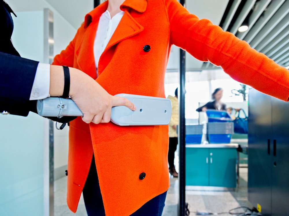 Sicherheitskontrolle am Flughafen