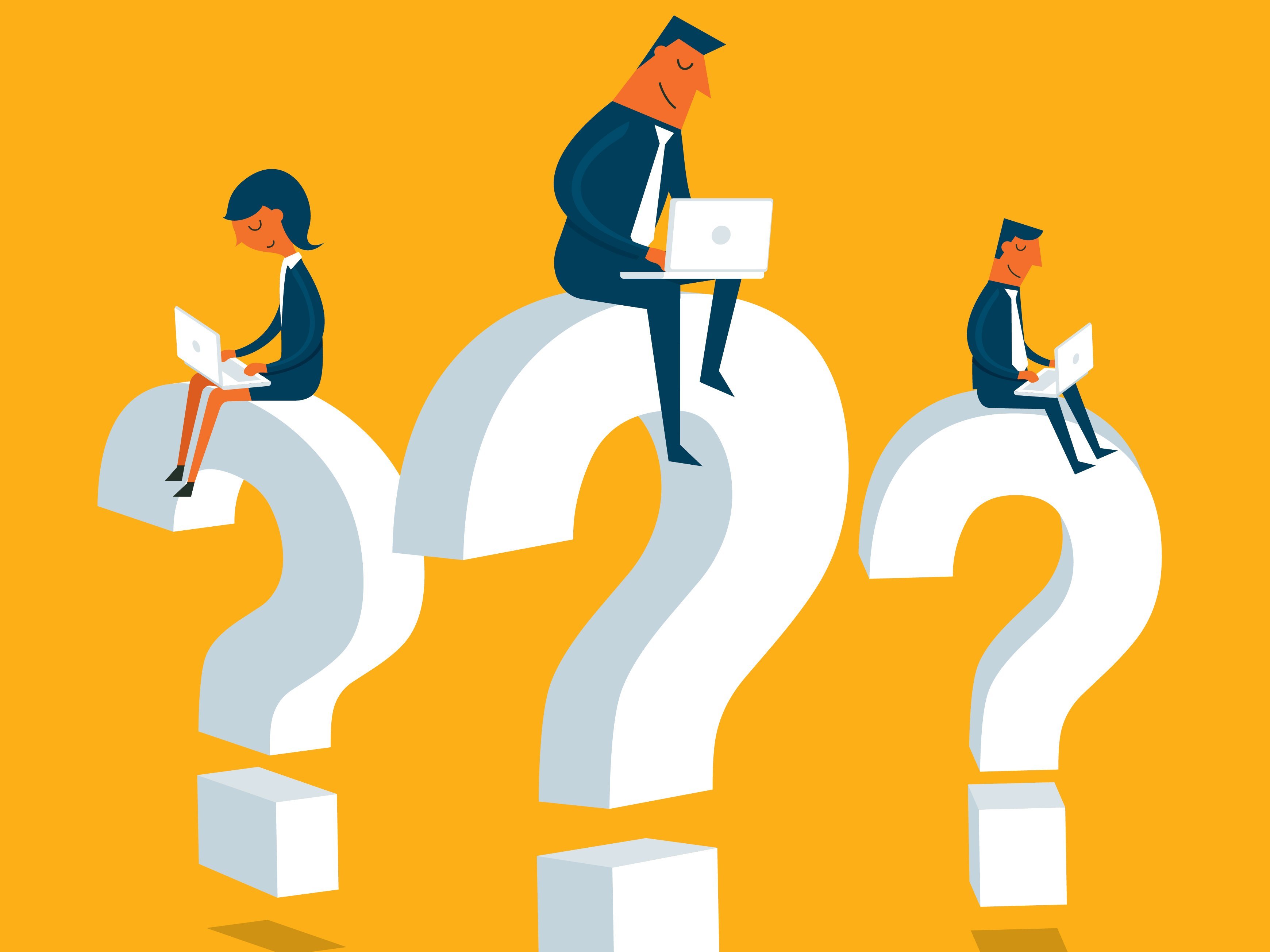 Illustration mit drei kleinen Cartoonmenschen im Managerlook, die jeweils auf einem großen weißen Fragezeichen vor einem gelben Hintergrund sitzen.