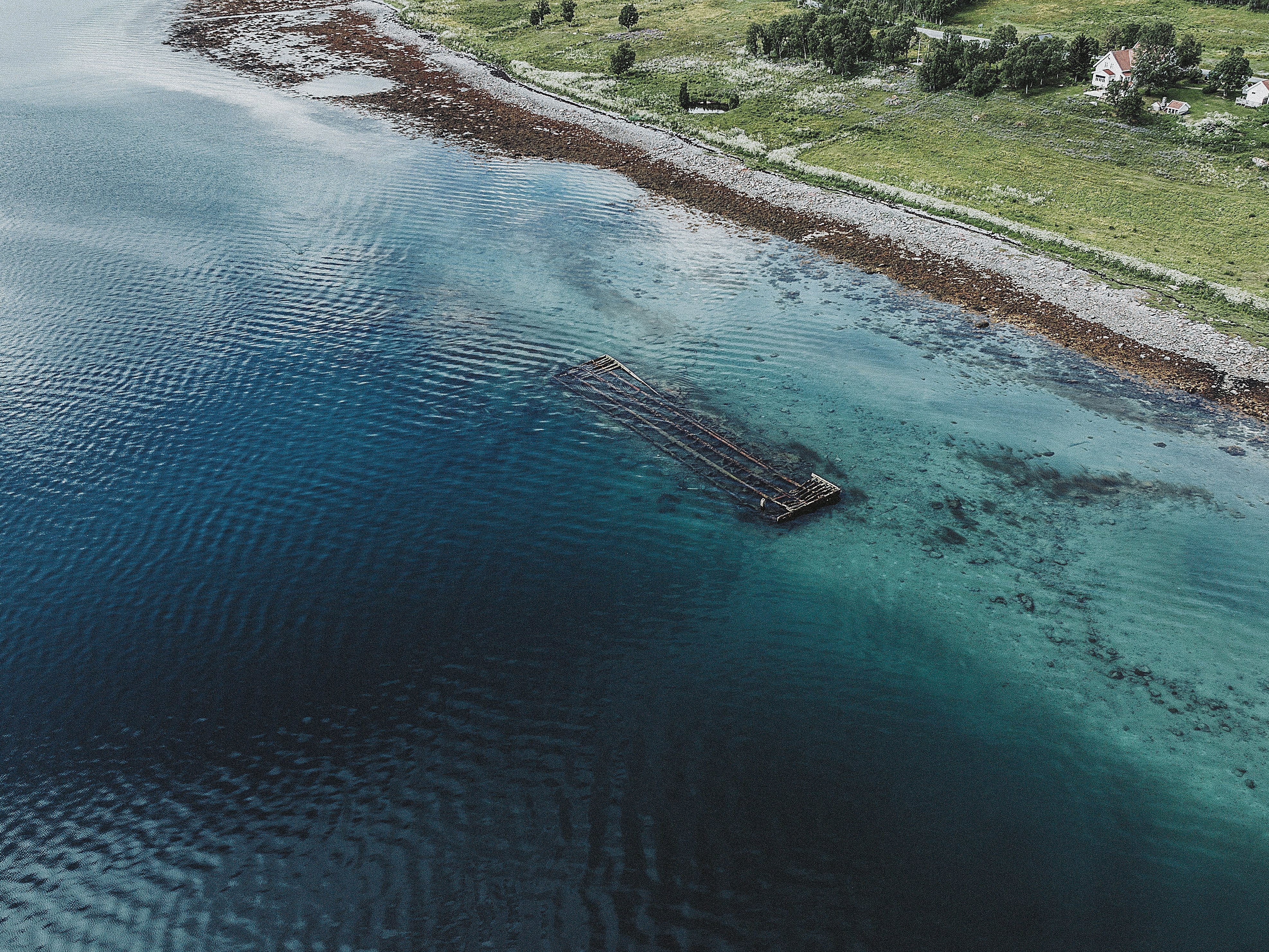 Vor der norwegischen Nordesseküste liegen die Reste der „Tirpitz“.