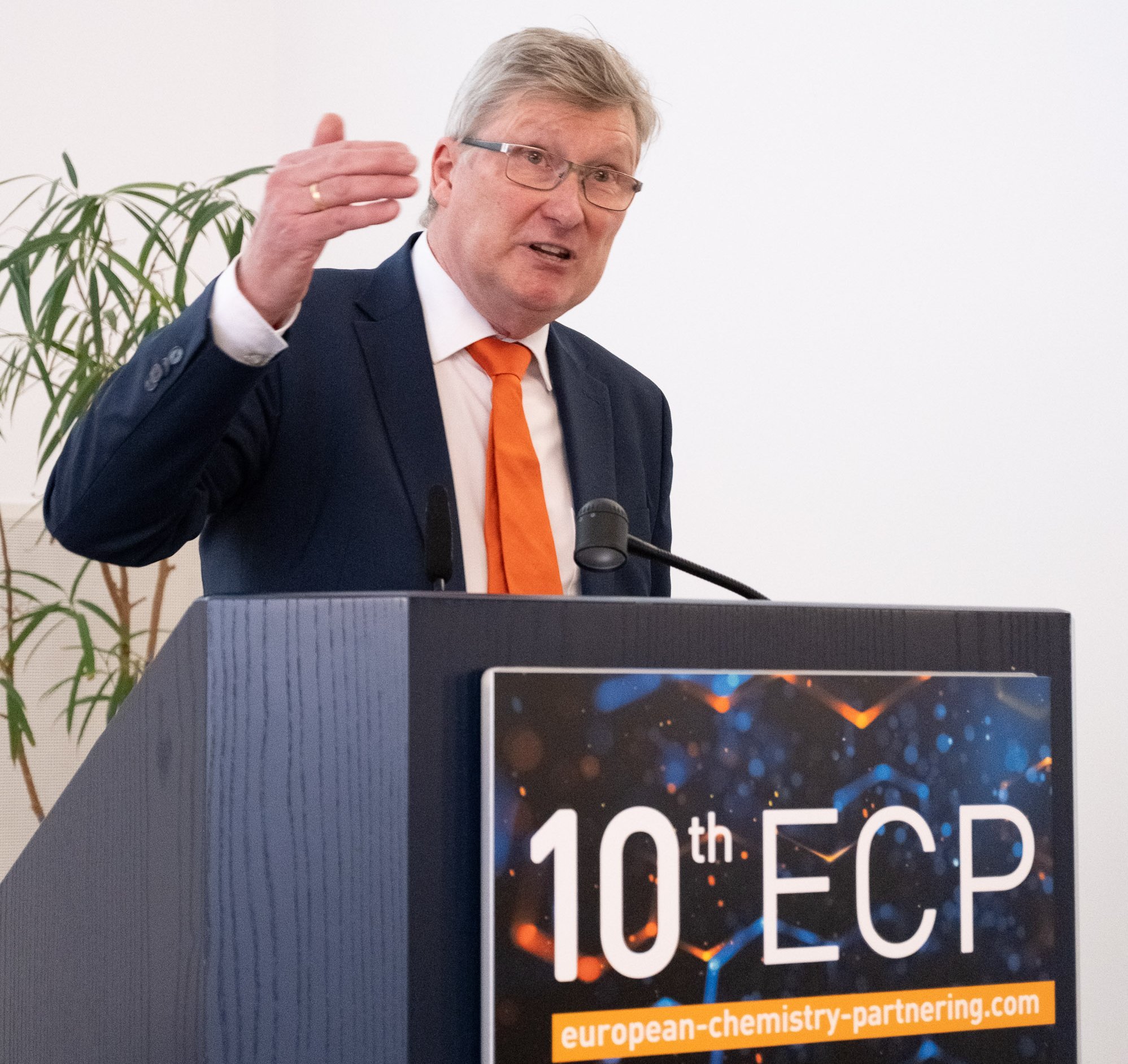 VAA-Mitglied Dr. Holger Bengs ist Initiator des European Chemistry Partnerings.