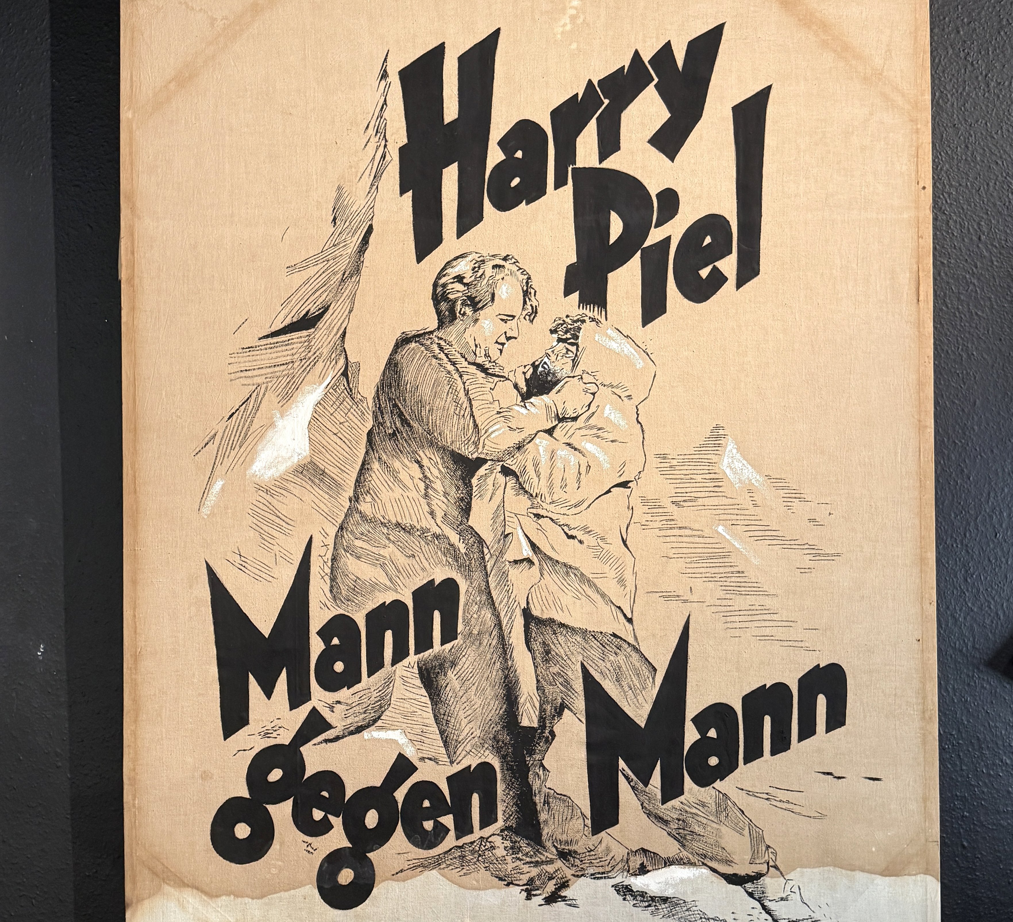 Harry Piel war ein deutscher Filmregisseur, Schauspieler und Produzent, geboren in Düsseldorf.