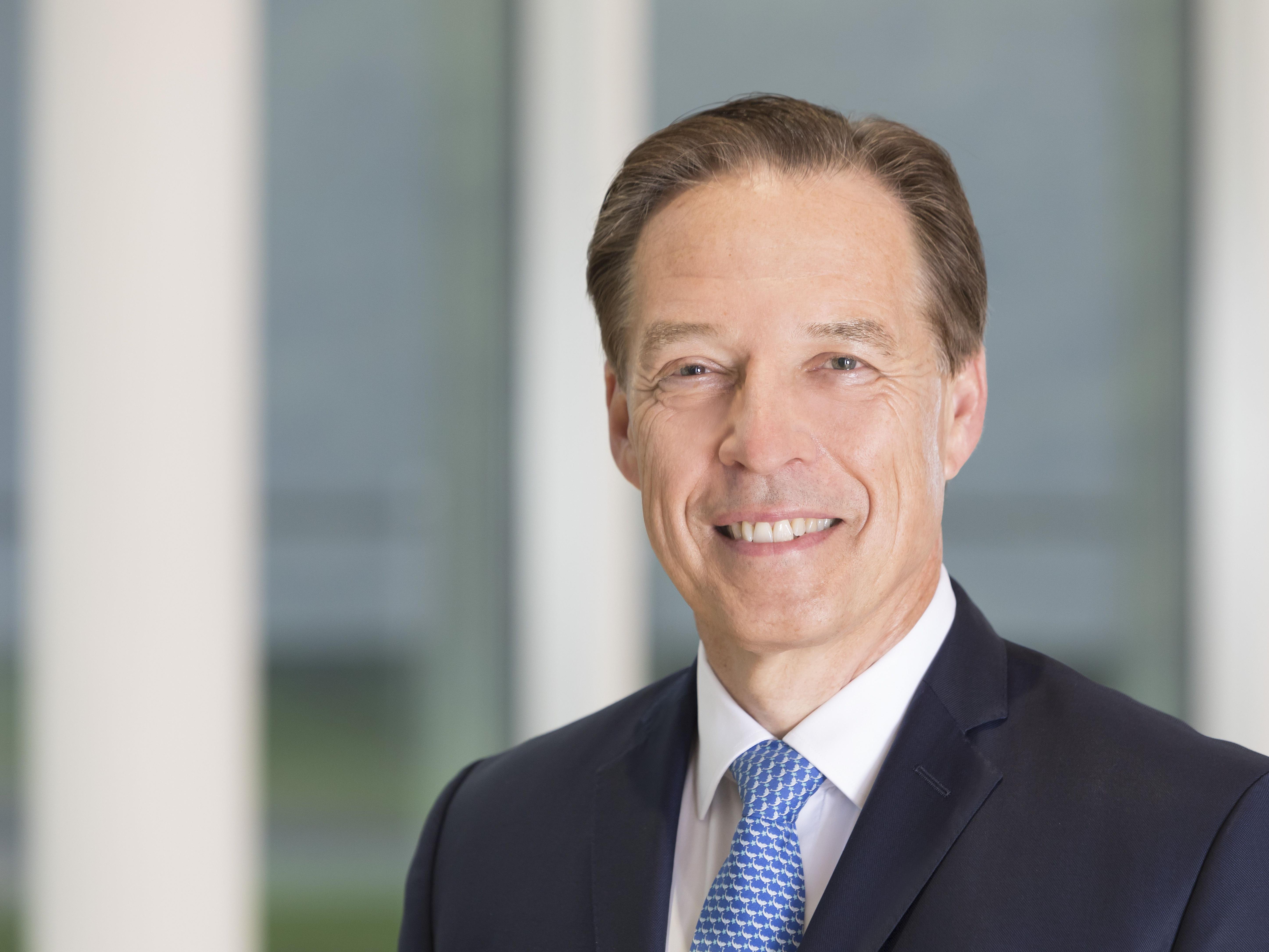 Dr. Claus Rettig ist Stellvertretender Vorsitzender des Vorstands der Evonik Industries AG.