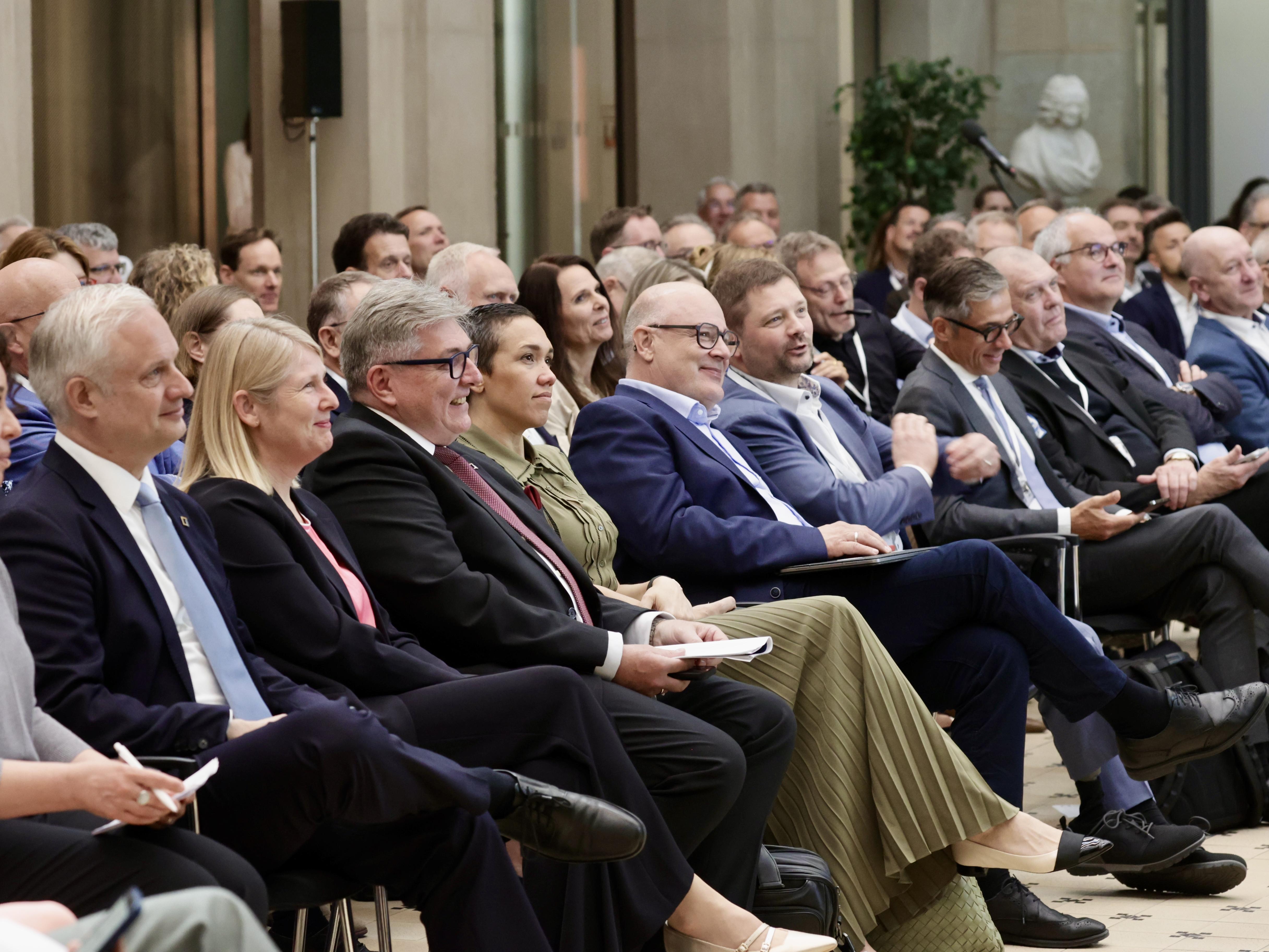 Blick aufs Publikum beim Deutschen Führungskräftetag 2026 in Berlin.