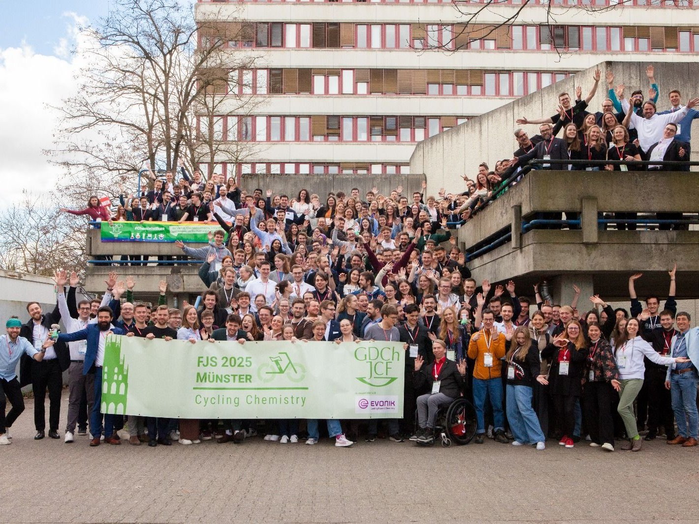 Gruppenfoto vom JCF-Frühjahrssymposium 2025 in Münster