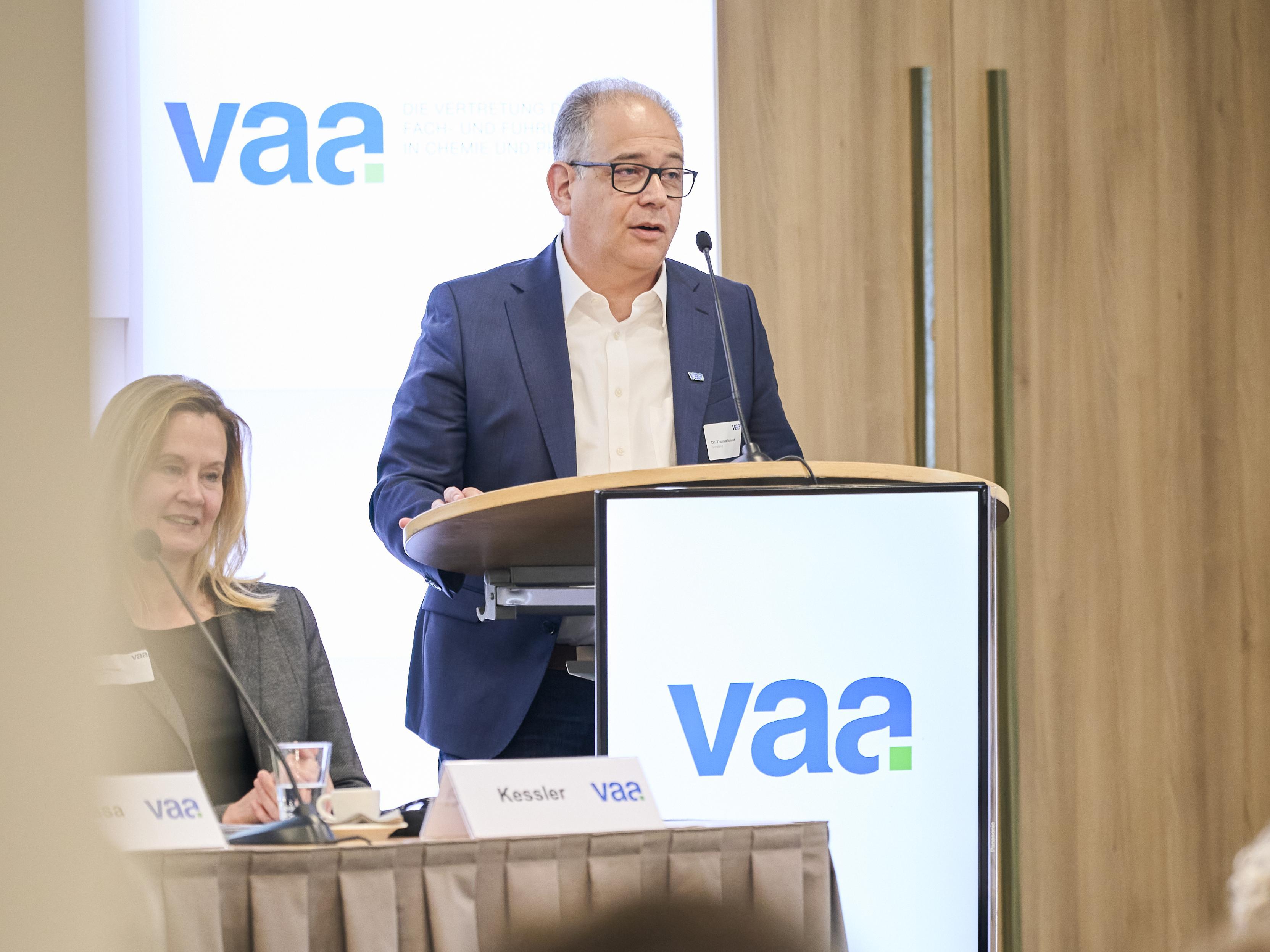VAA-Vorstandsmitglied Thomas Schmidt (im Bild) hat gemeinsem mit seinem Kollegen Dr. Christoph Gürtler den Jahresbericht des Vorstands vorgestellt.