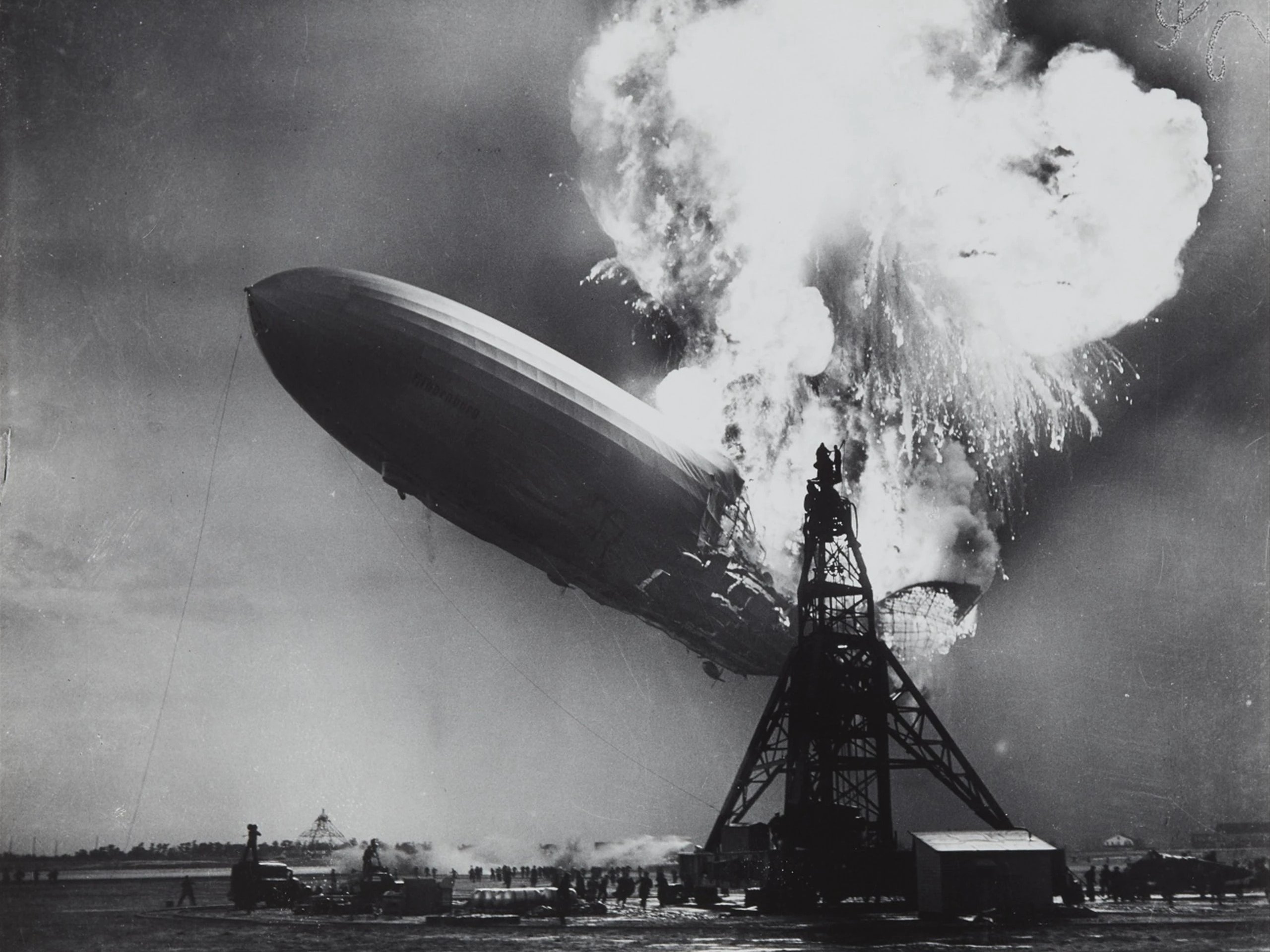 Das Ende der „Hindenburg“ am 7. Mai 1937.