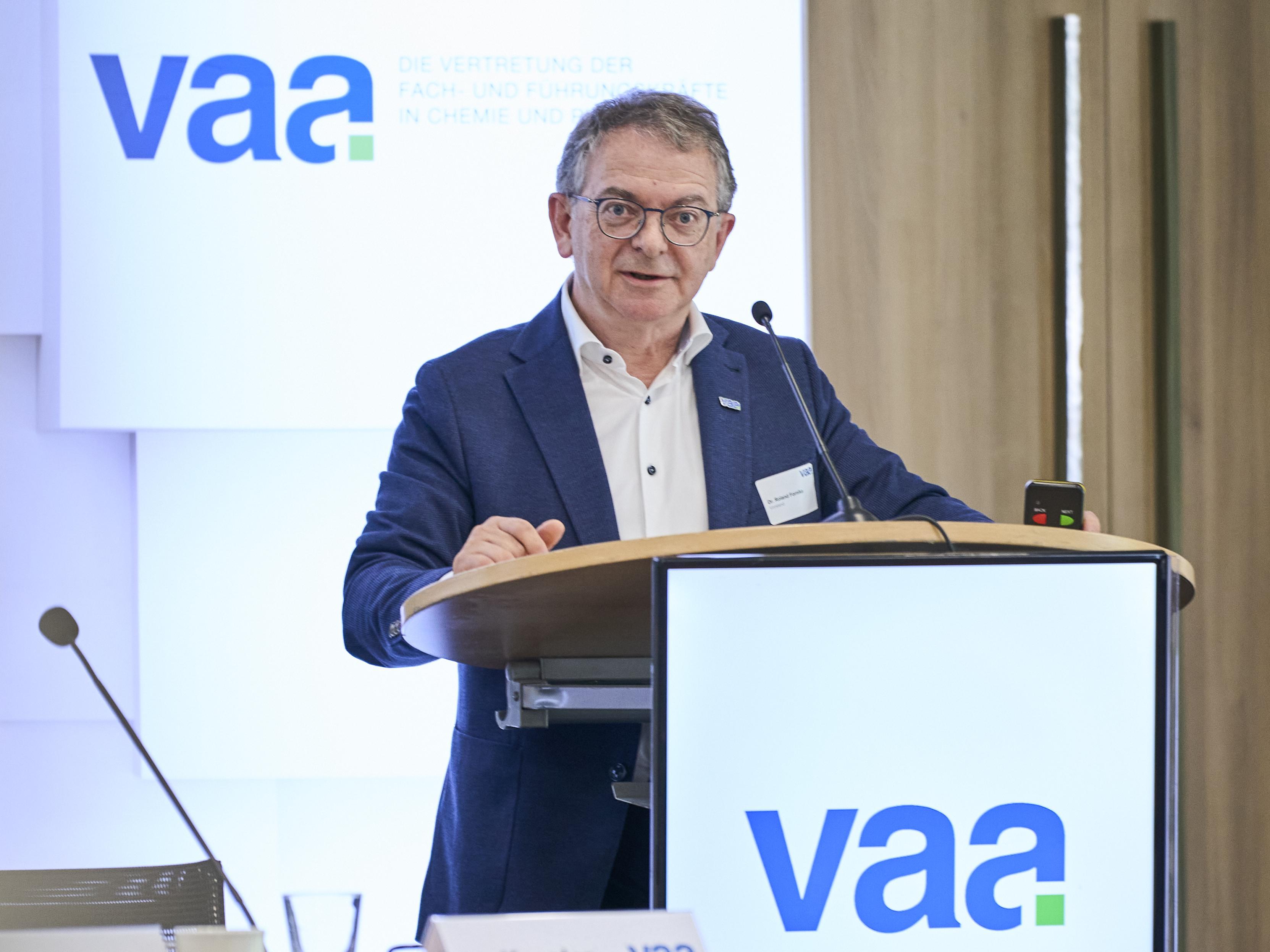 VAA-Vorstandsmitglied Dr. Roland Fornika auf der VAA-Delegiertentagung 2026 in Köln.