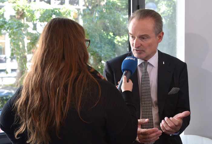 VAA-Pressekonferenz Interview Kronisch